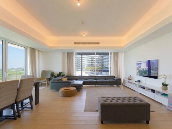 3 bedroom apartment in Mayan 3 Yas Island with sea and golf course view