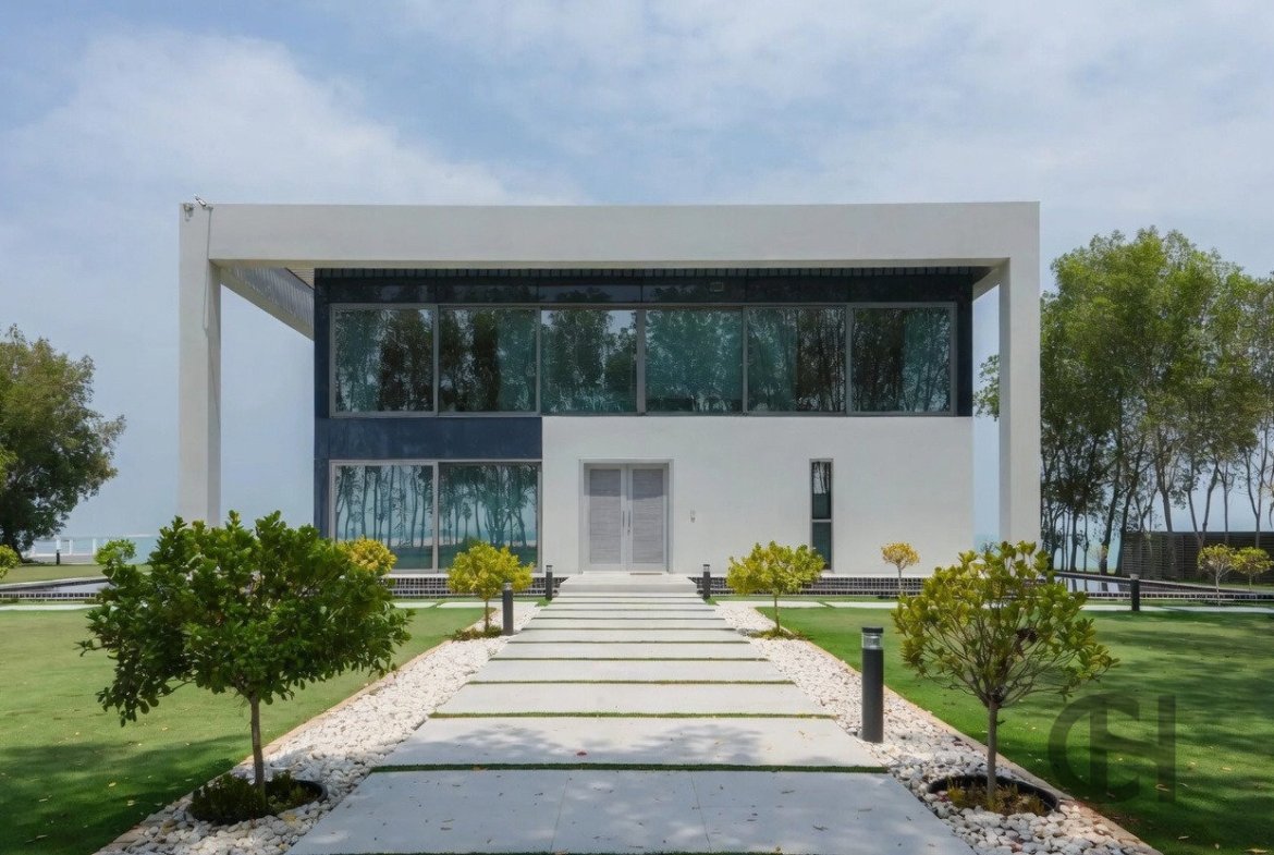 4 bedroom villa in Water Villas, Nurai Island