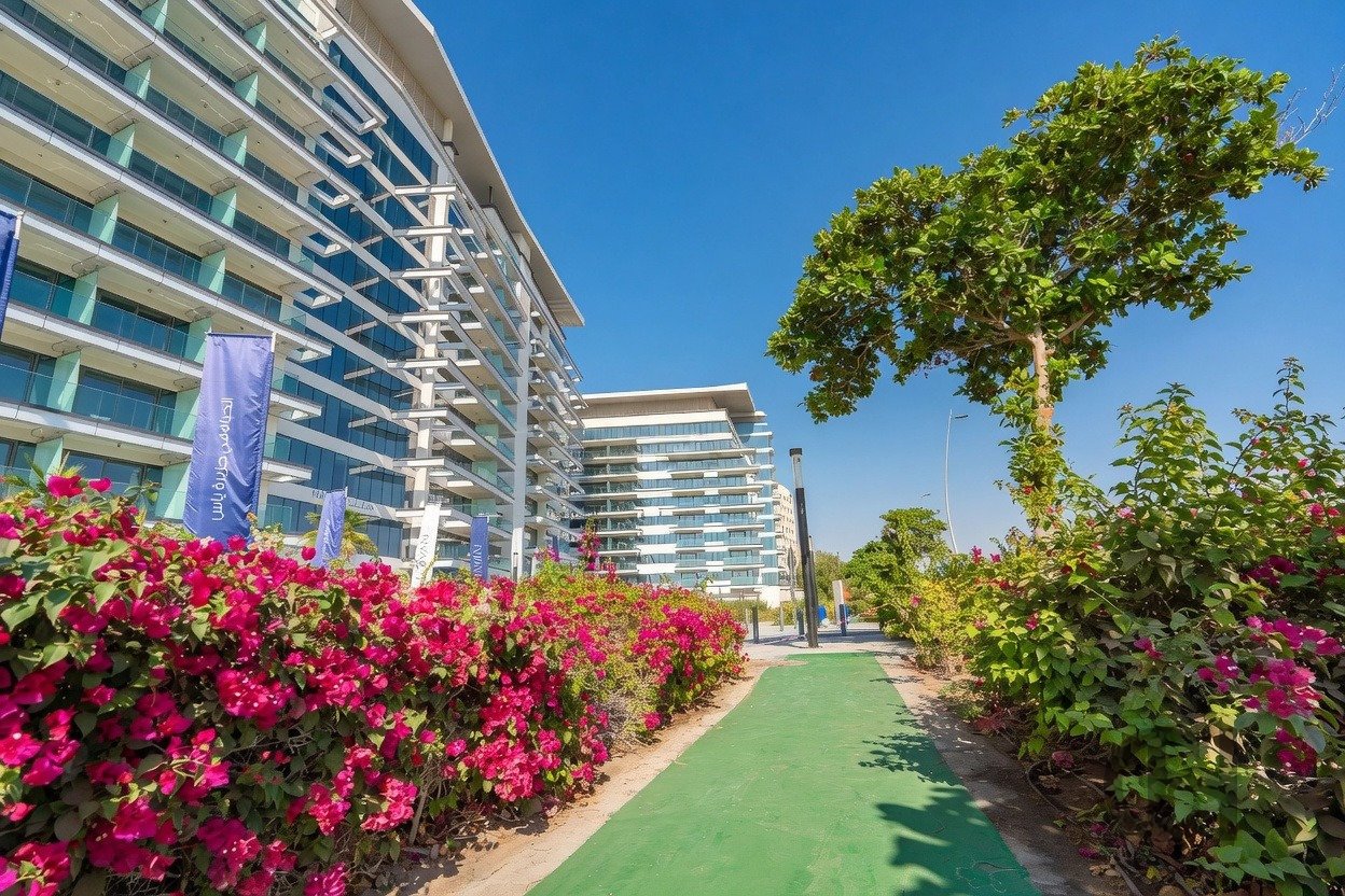 3BR apartment for rent in Mayan 2, Yas Island, Abu Dhabi - property photo 23