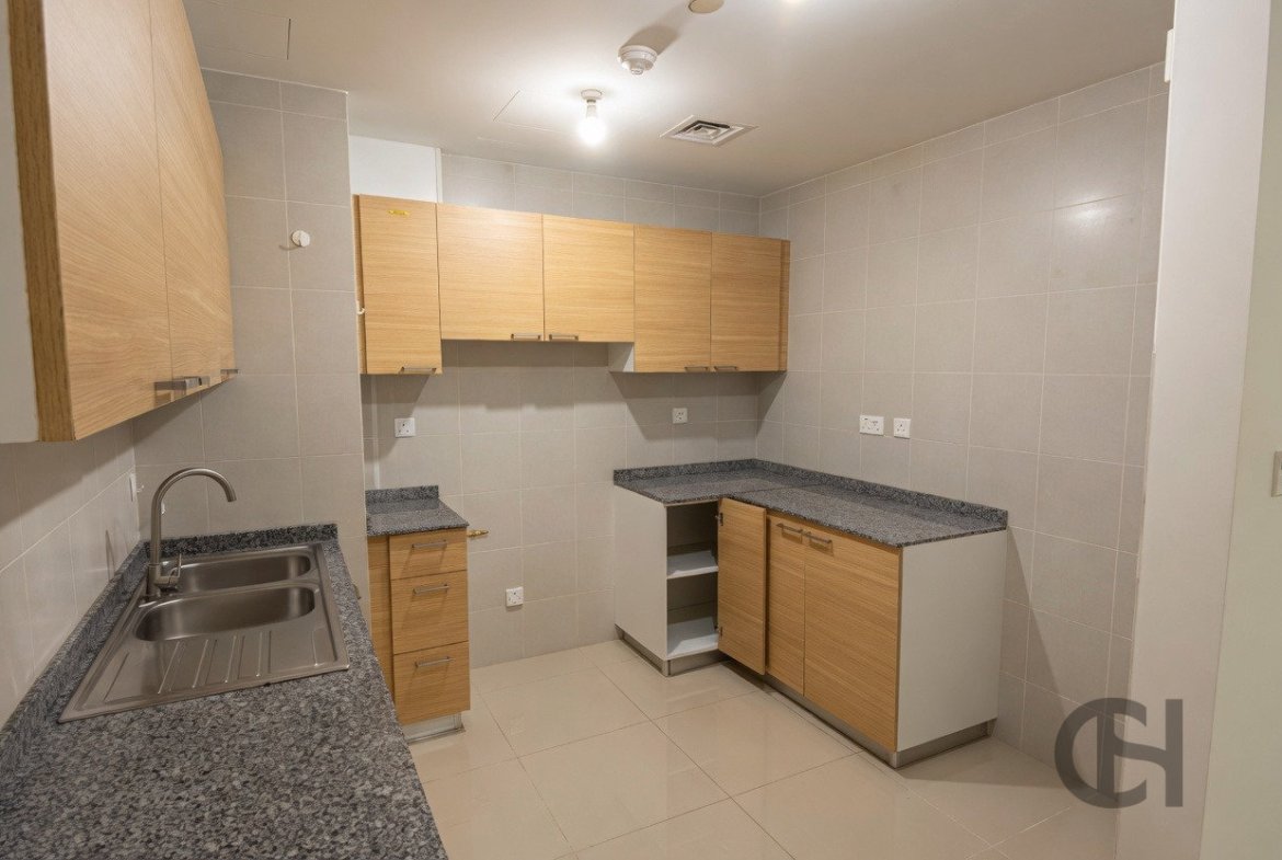 2BR apartment for rent in RAK Tower, Al Reem Island, Abu Dhabi - property photo 4