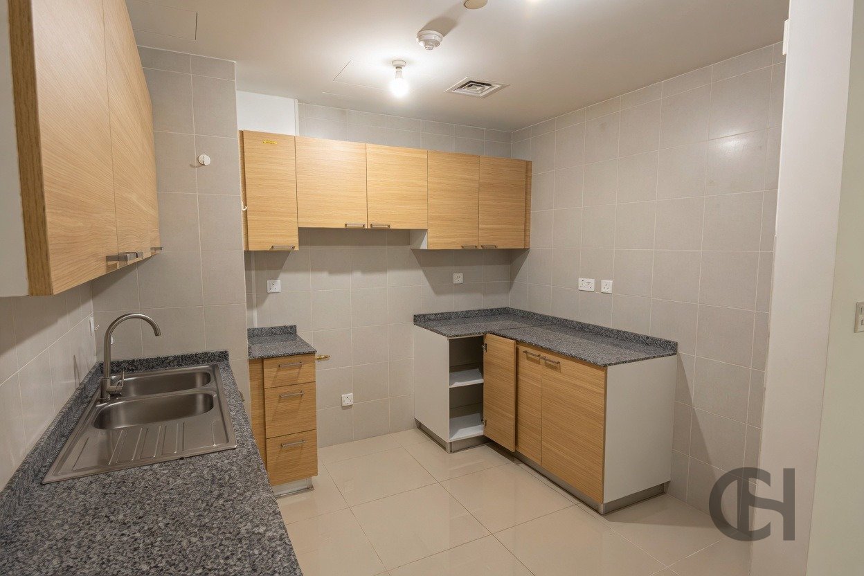 2BR apartment for rent in RAK Tower, Al Reem Island, Abu Dhabi – property photo 4 2BR apartment for rent in RAK Tower, Al Reem Island, Abu Dhabi - property photo 4