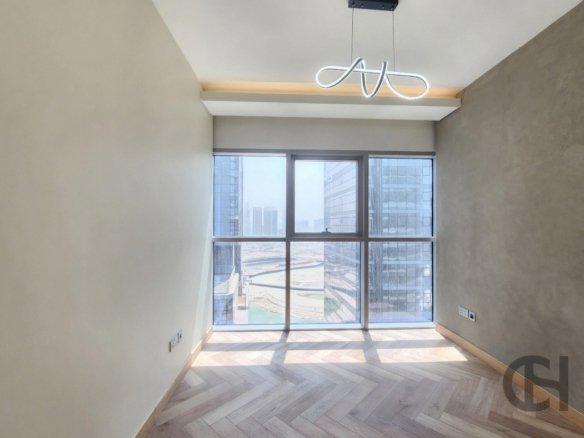 Renovated 3 bedroom apartment with maid room in Radiant Square Al Reem Island - photo 1