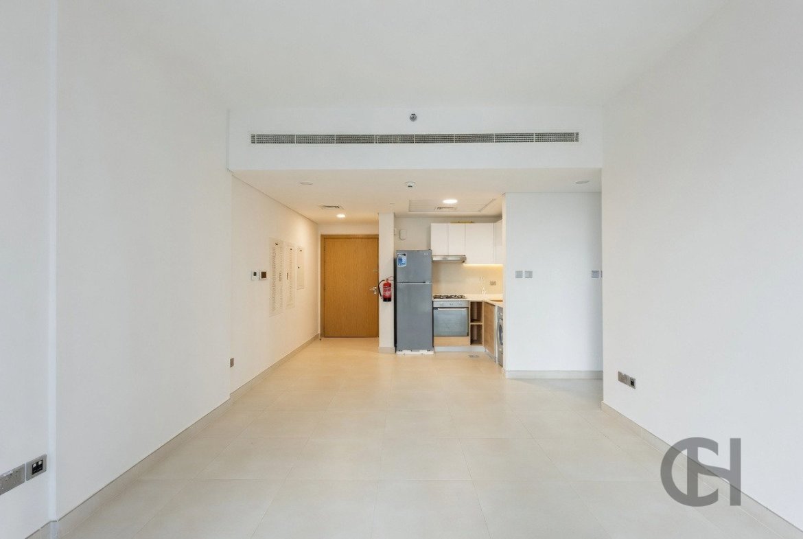 High Floor Corner 3BR in Radiant Square
