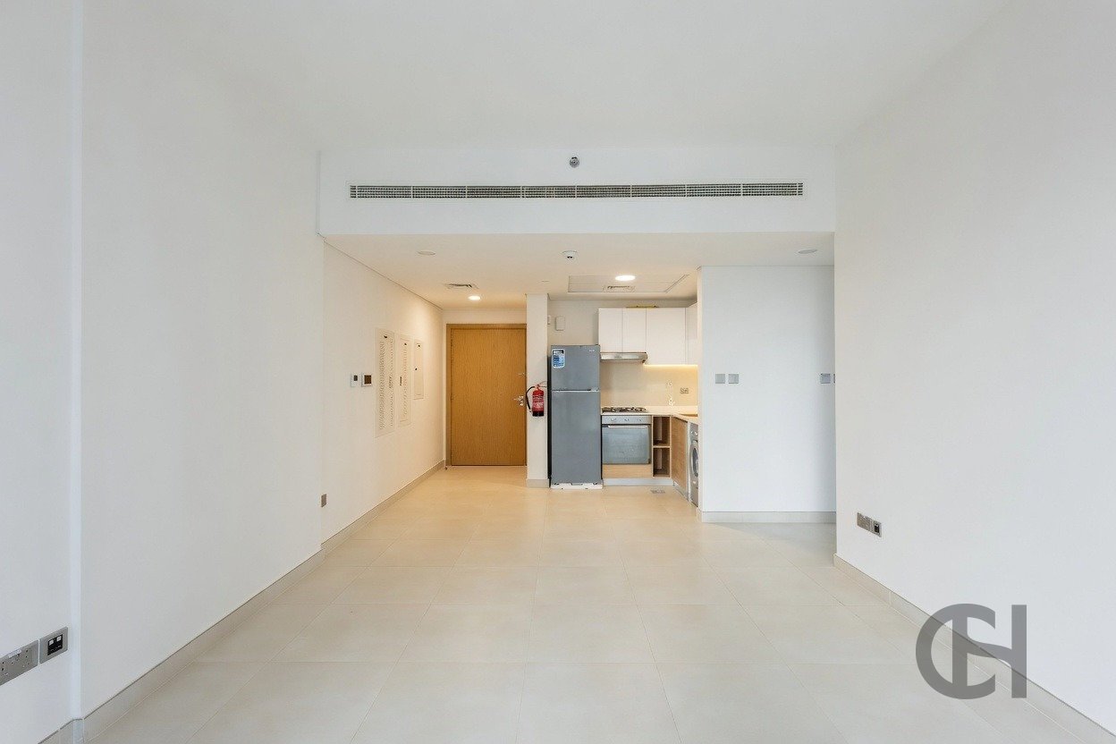 High Floor Corner 3BR in Radiant Square