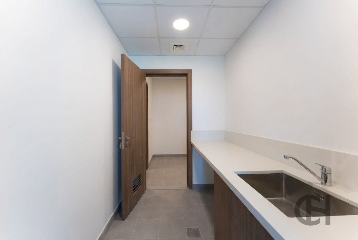 3BR Townhouse for rent in The Dahlias, Yas Island, Abu Dhabi with Community View, Balcony, Maid Room. View photos, amenities and availability.