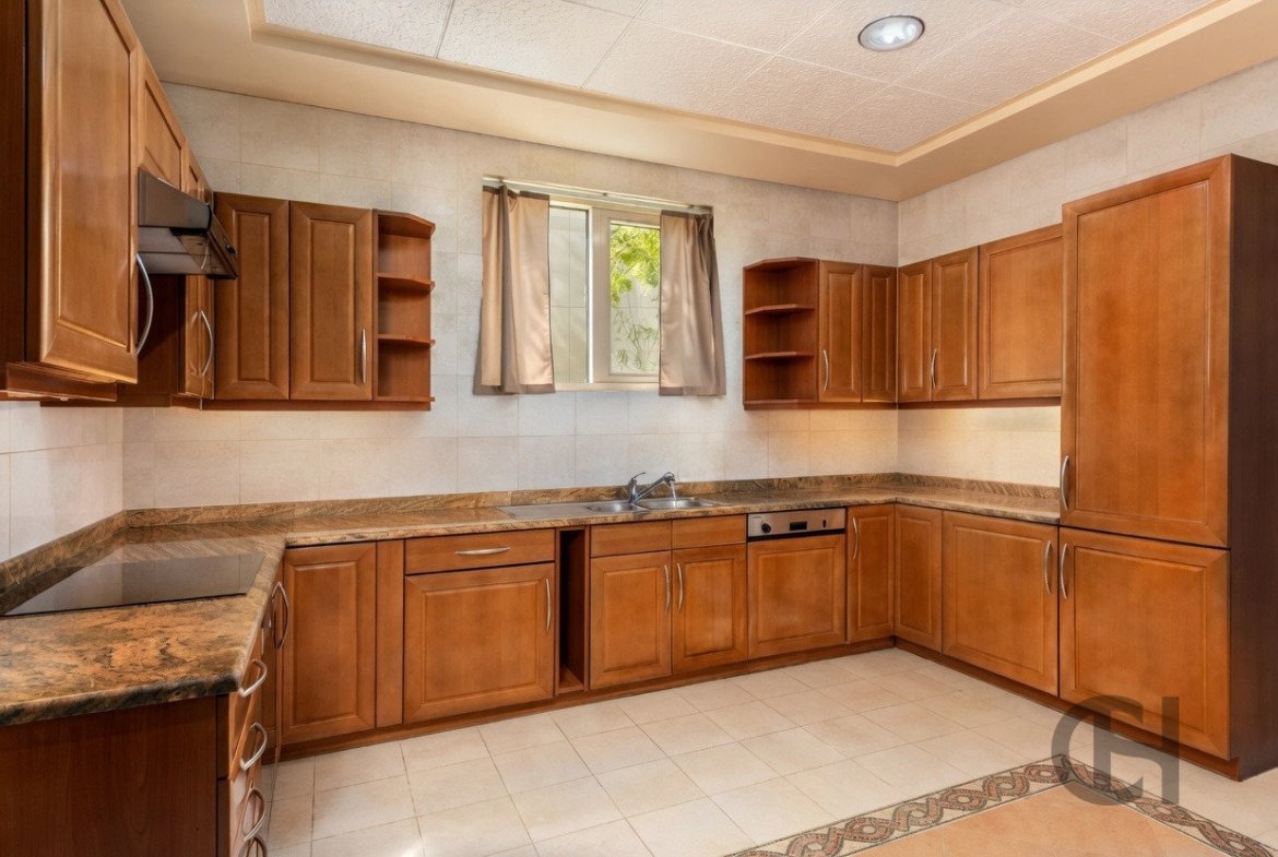 4BR Villa for rent in Al Raha Beach Hotel, Al Raha Beach, Abu Dhabi - property photo 2