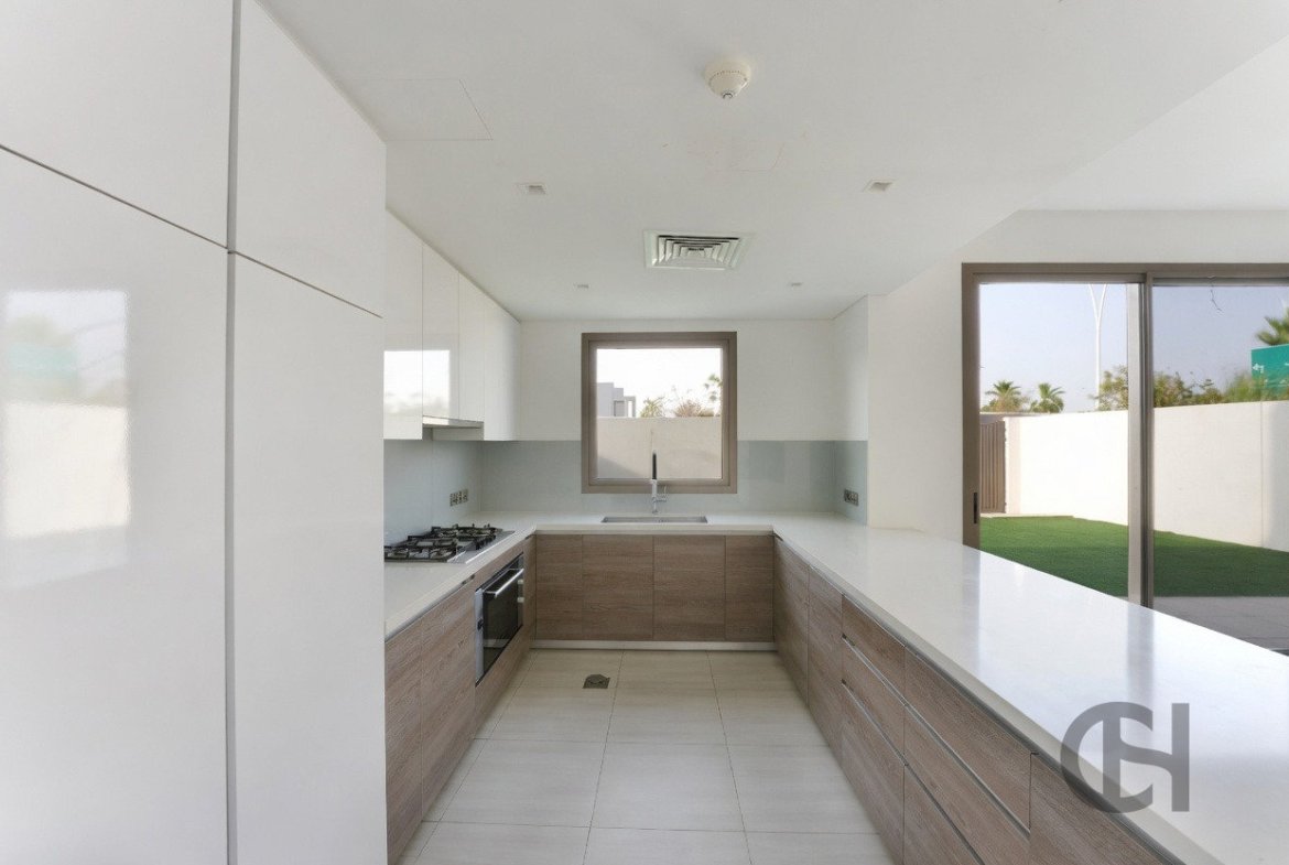 4BR Villa for rent in Redwoods, Yas Island, Abu Dhabi - property photo 2