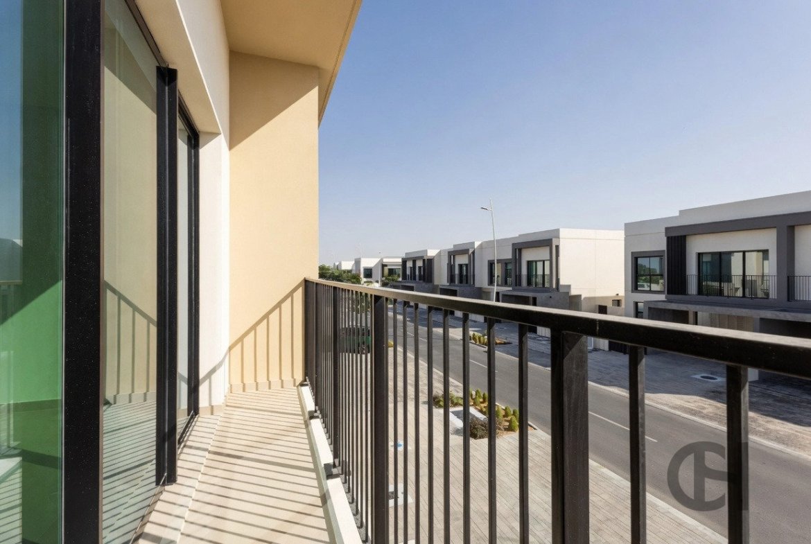 2BR Townhouse for rent in The Dahlias, Yas Island, Abu Dhabi with Single Row, Balcony. View photos, amenities and availability.