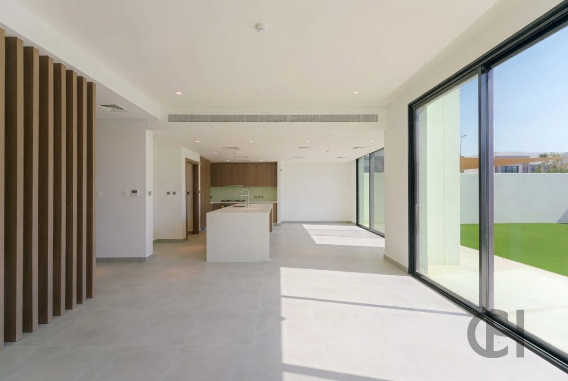 3BR Townhouse for rent in The Dahlias, Yas Island, Abu Dhabi with Community View, Balcony, Maid Room. View photos, amenities and availability.