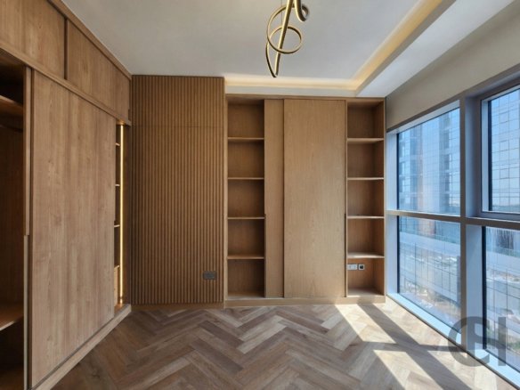 Renovated 3 bedroom apartment with maid room in Radiant Square Al Reem Island - photo 4