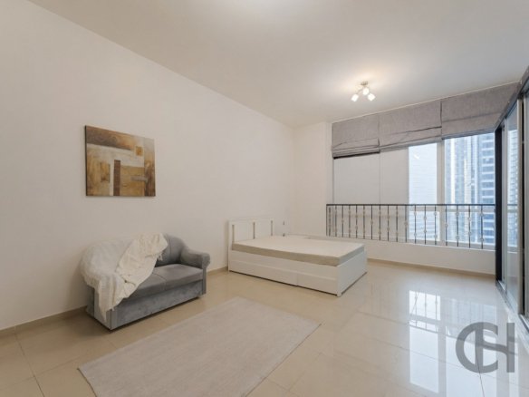Partly furnished studio apartment in C6 Tower Al Reem Island - photo 5