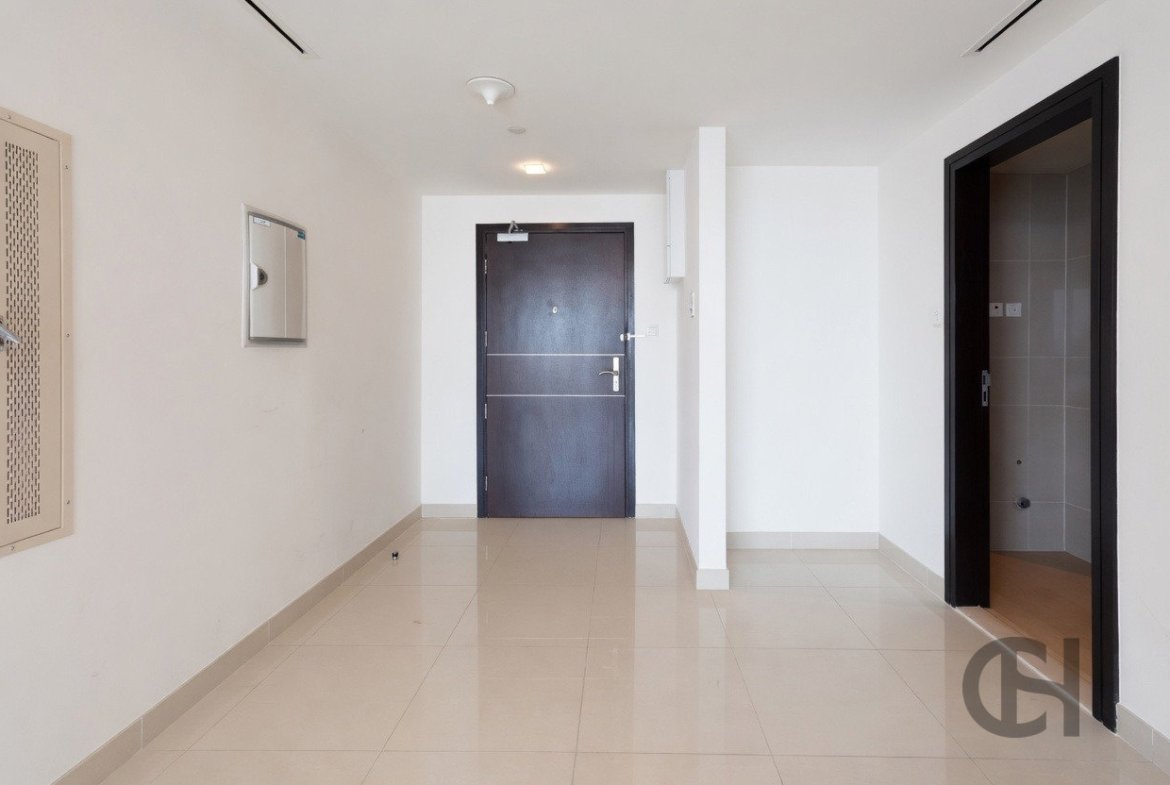 1BR Apartment for Rent in Sky Tower | Skyline and sea view