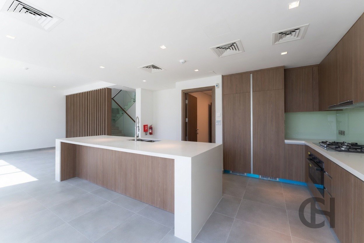 3BR Townhouse for rent in The Dahlias, Yas Island, Abu Dhabi with Community View, Balcony, Maid Room. View photos, amenities and availability.
