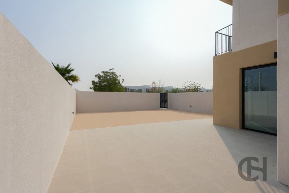 4BR Townhouse for rent in The Dahlias, Yas Island, Abu Dhabi with Single Row, Corner Unit, Balcony. View photos, amenities and availability.