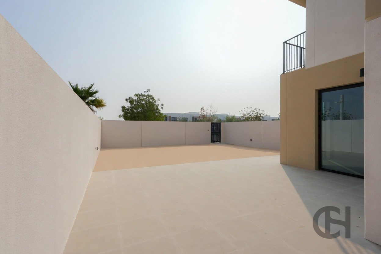 4BR Townhouse for rent in The Dahlias, Yas Island, Abu Dhabi with Single Row, Corner Unit, Balcony. View photos, amenities and availability.