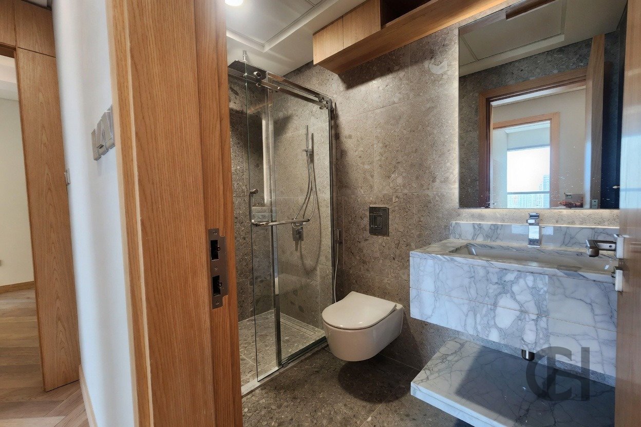 Renovated 3 bedroom apartment with maid room in Radiant Square Al Reem Island - photo 6