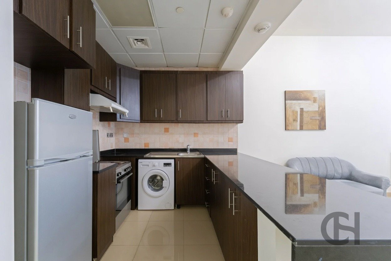 Partly furnished studio apartment in C6 Tower Al Reem Island - photo 6