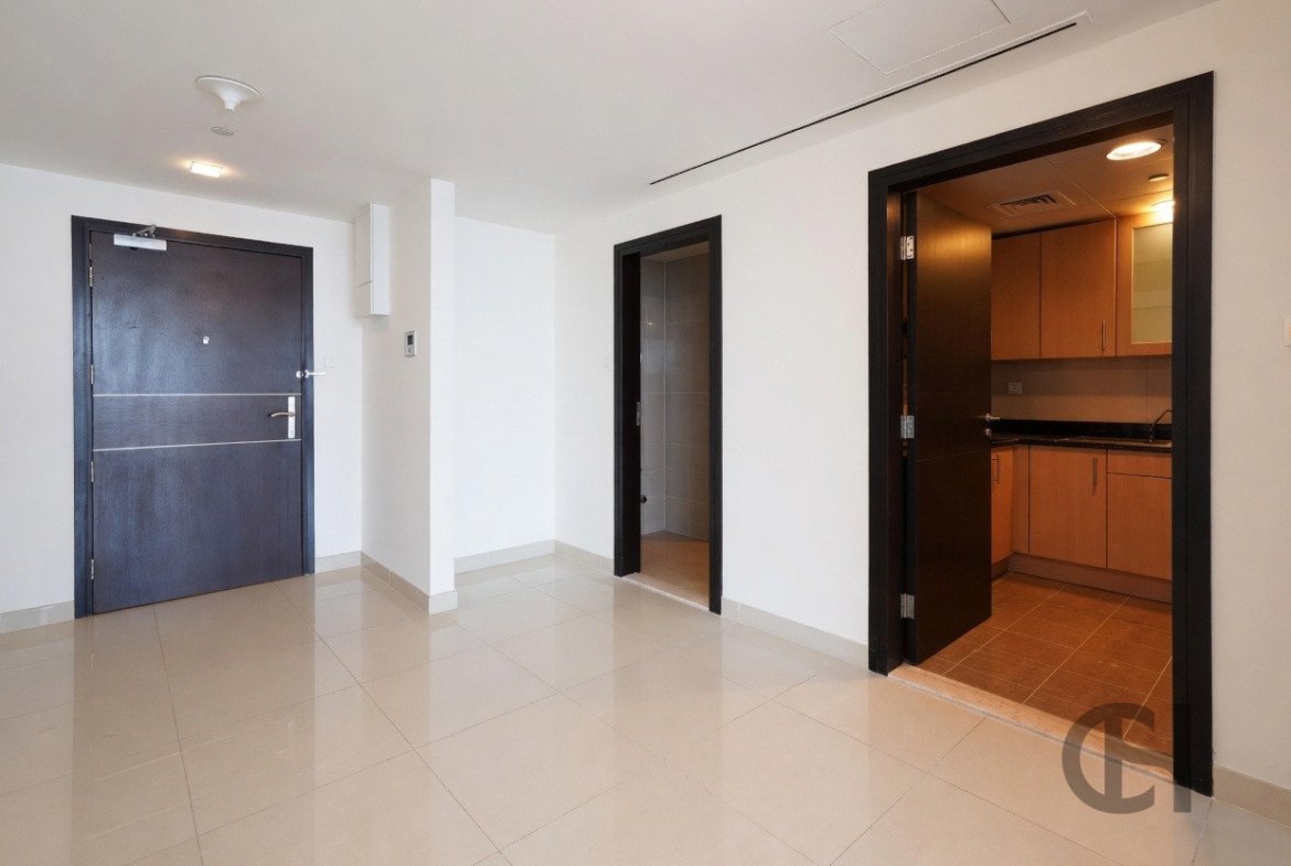 1BR Apartment for Rent in Sky Tower | Skyline and sea view