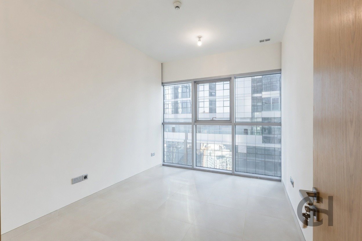 High Floor Corner 3BR in Radiant Square