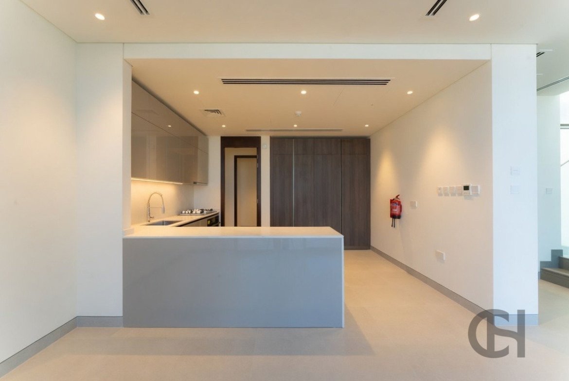 3BR Townhouse for rent in Nad Al Dhabi, Al Jubail Island, Abu Dhabi with Single Row, Community View, Corner Unit. View photos, amenities and availability.