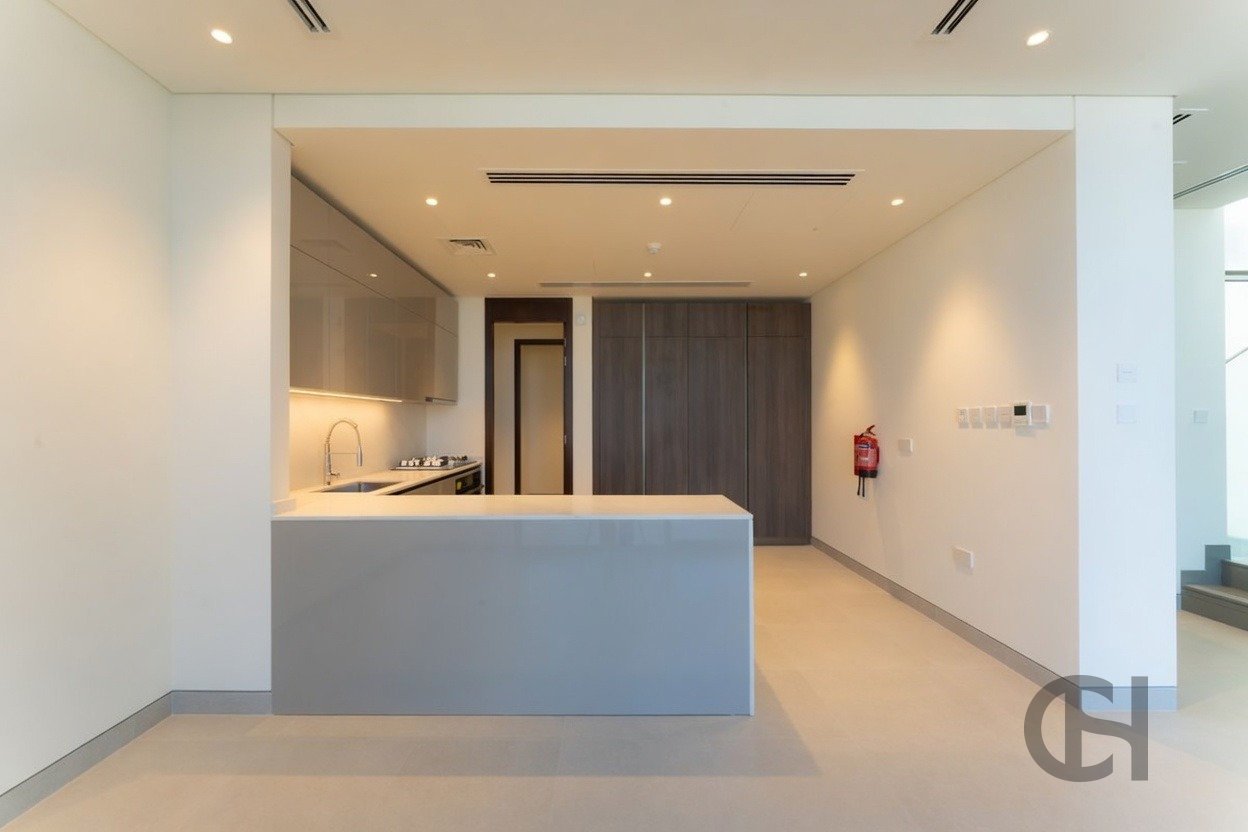 3BR Townhouse for rent in Nad Al Dhabi, Al Jubail Island, Abu Dhabi with Single Row, Community View, Corner Unit. View photos, amenities and availability.