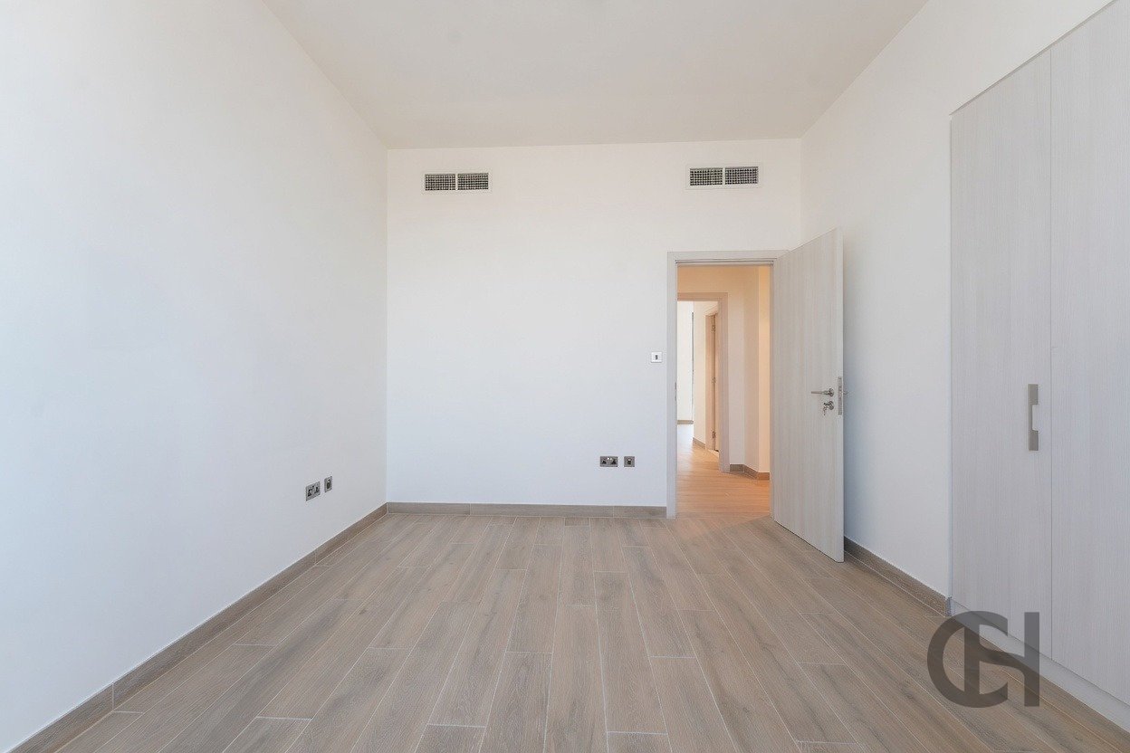 3BR Townhouse for rent in Noya Viva, Yas Island, Abu Dhabi with Single Row, Community View, Maid Room. View photos, amenities and availability.