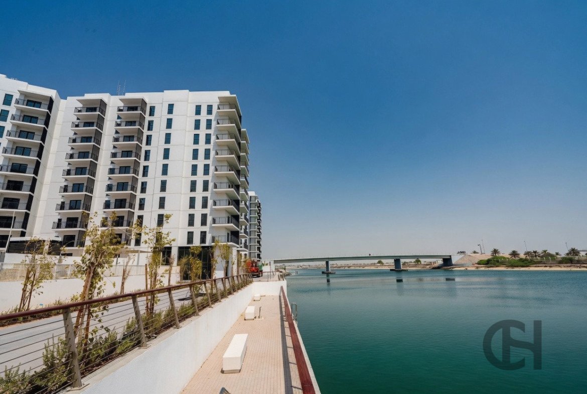 1BR Apartment for Rent in Waters Edge | Community view