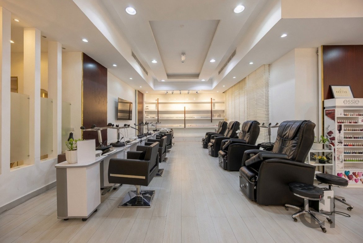 12BR commercial villa for sale in Khalifa City, Abu Dhabi with prime main road visibility, premium finishing and flexible business-use potential.