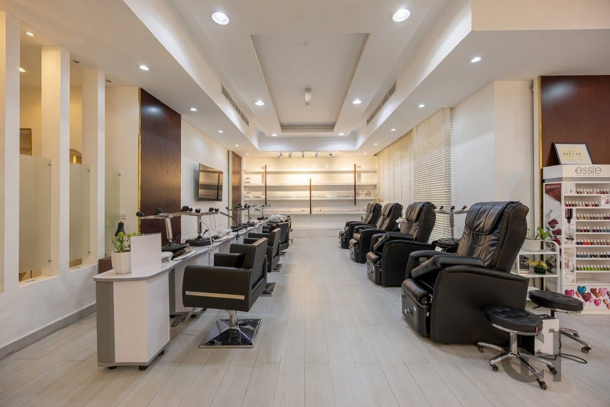 12BR commercial villa for sale in Khalifa City, Abu Dhabi with prime main road visibility, premium finishing and flexible business-use potential.