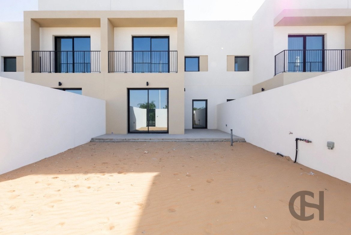 2BR Townhouse for rent in The Dahlias, Yas Island, Abu Dhabi with Single Row, Balcony. View photos, amenities and availability.