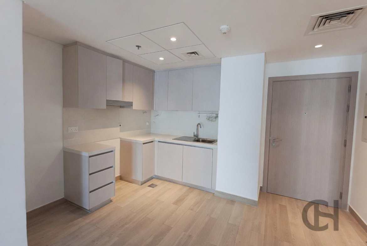 1BR Apartment for rent in Waters Edge, Yas Island, Abu Dhabi with Community View, Balcony. View photos, amenities and availability.
