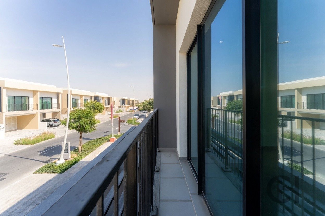 3BR Townhouse for rent in The Dahlias, Yas Island, Abu Dhabi with Community View, Balcony, Maid Room. View photos, amenities and availability.