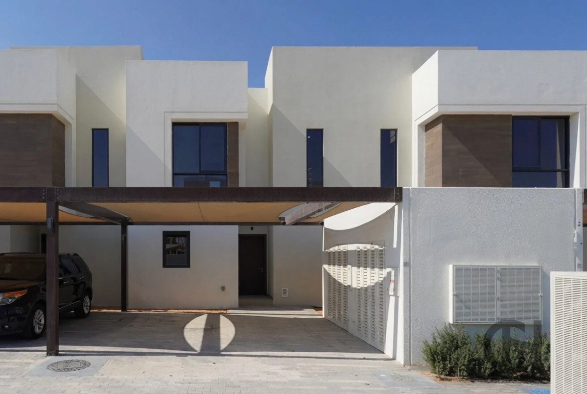 2BR Townhouse for rent in Noya Viva, Yas Island, Abu Dhabi with Single Row, Community View. View photos, amenities and availability.