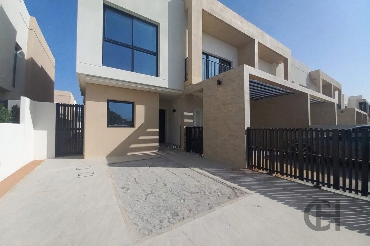 4BR Townhouse for rent in The Magnolias, Yas Island, Abu Dhabi with Community View, Balcony, Maid Room. View photos, amenities and availability.