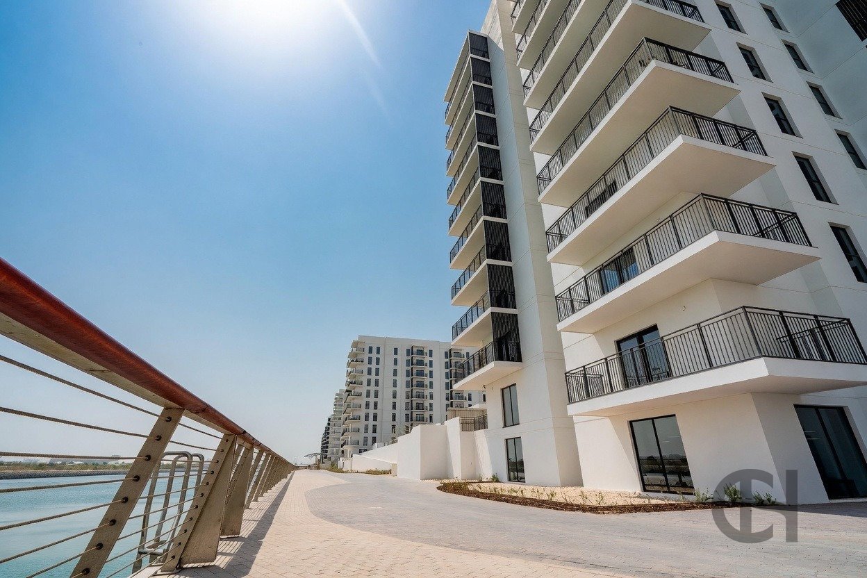 1BR Apartment for Rent in Waters Edge | Community view