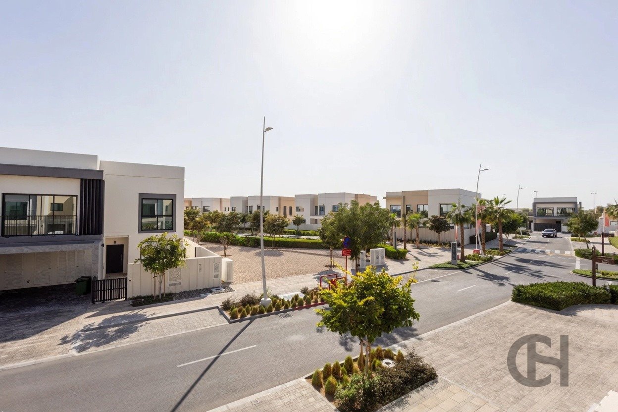 2BR Townhouse for rent in The Dahlias, Yas Island, Abu Dhabi with Single Row, Balcony. View photos, amenities and availability.