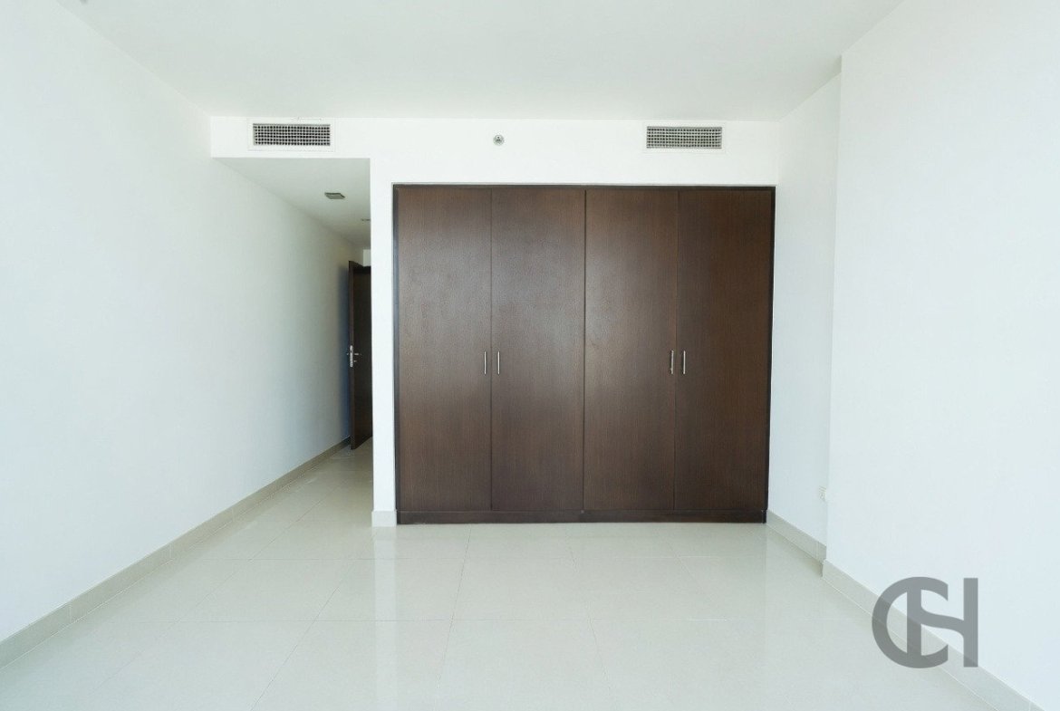 1BR Apartment for Rent in Sky Tower | Skyline and sea view
