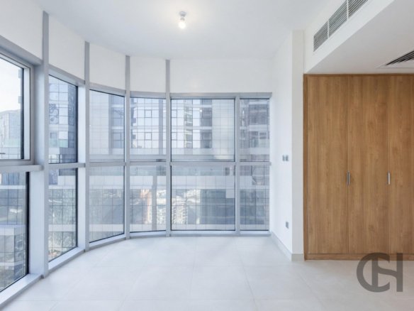 High Floor Corner 3BR in Radiant Square