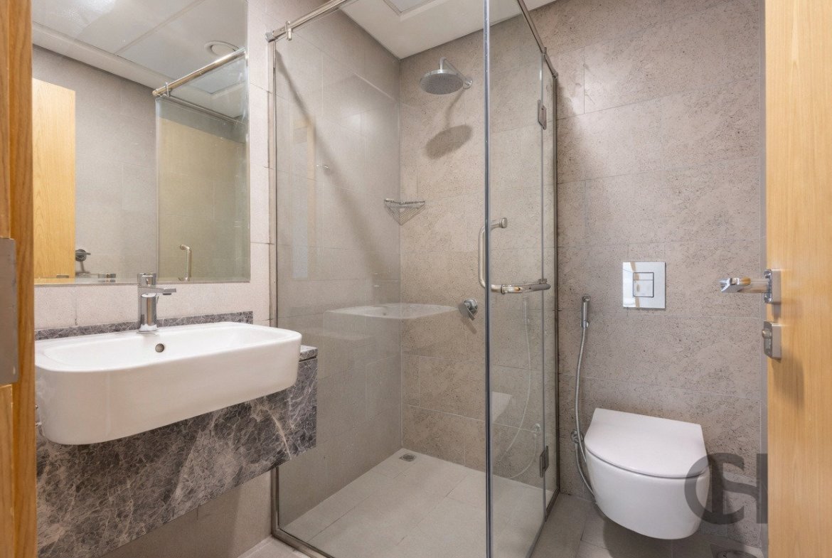High Floor Corner 3BR in Radiant Square
