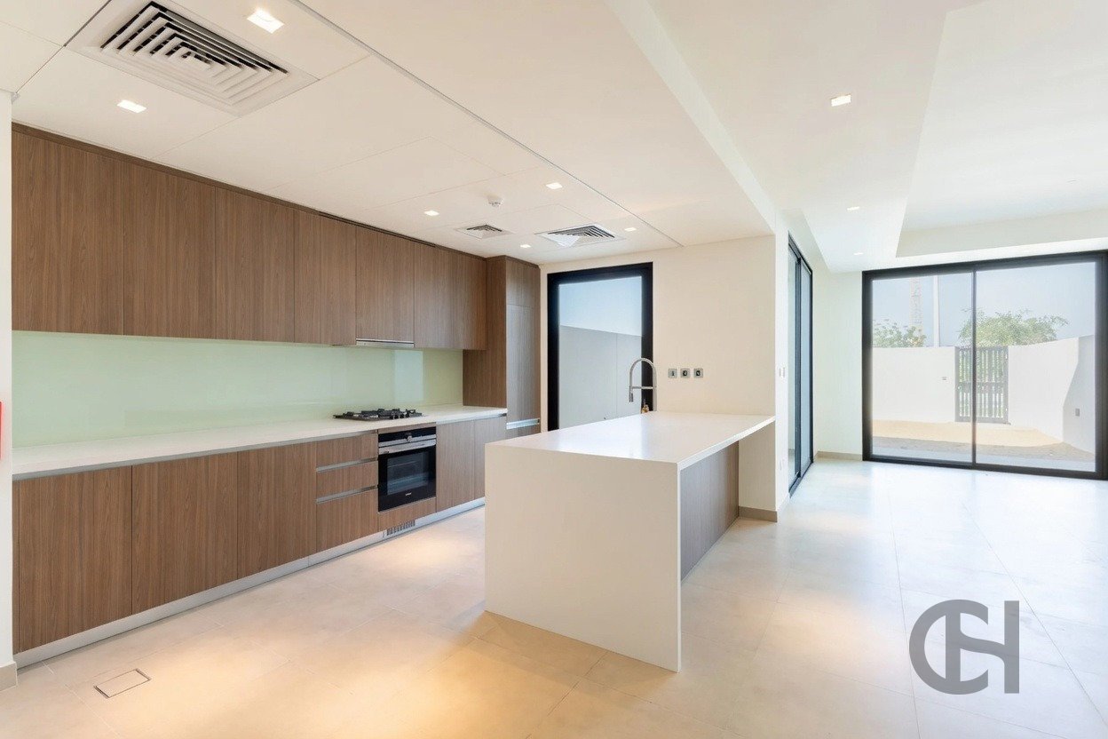 2BR Townhouse for rent in The Dahlias, Yas Island, Abu Dhabi with Single Row, Balcony. View photos, amenities and availability.