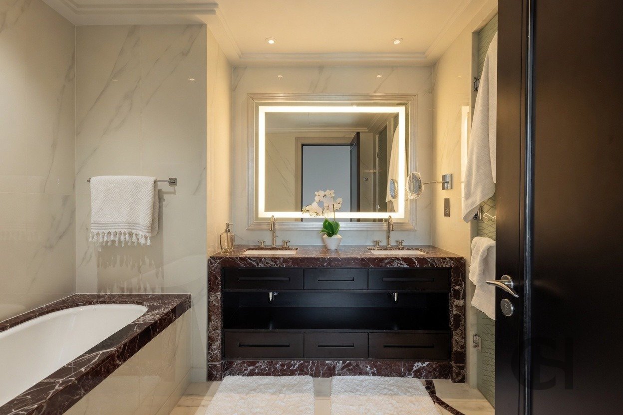 2BR Apartment for rent in Four Seasons Hotel, Al Maryah Island, Abu Dhabi with Balcony. View photos, amenities and availability.