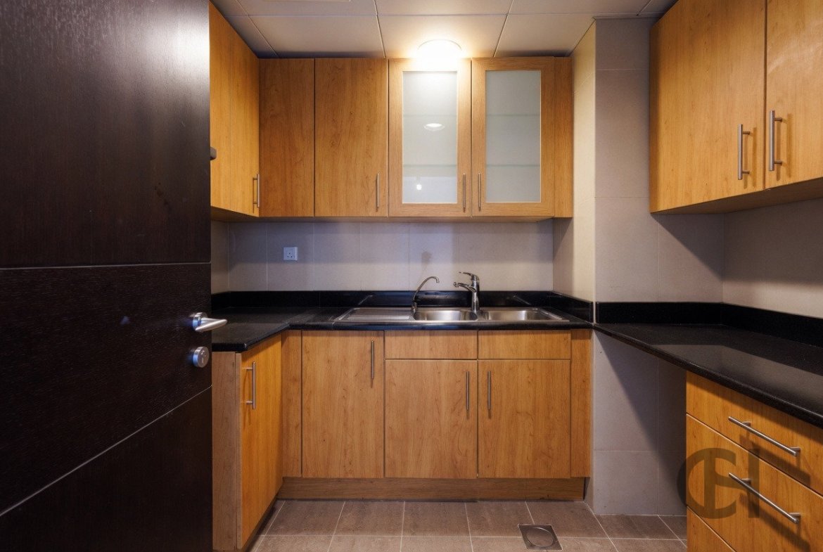 1BR Apartment for Rent in Sky Tower | Skyline and sea view