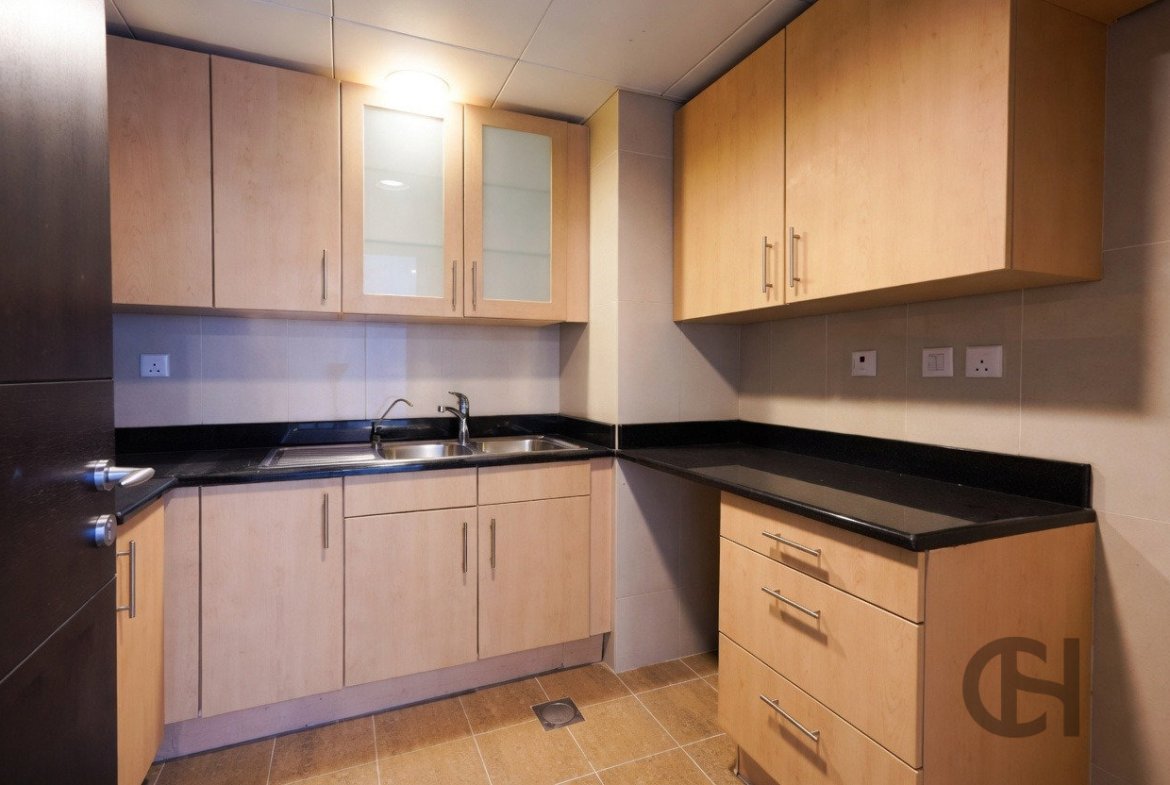 1BR Apartment for Rent in Sky Tower | Skyline and sea view
