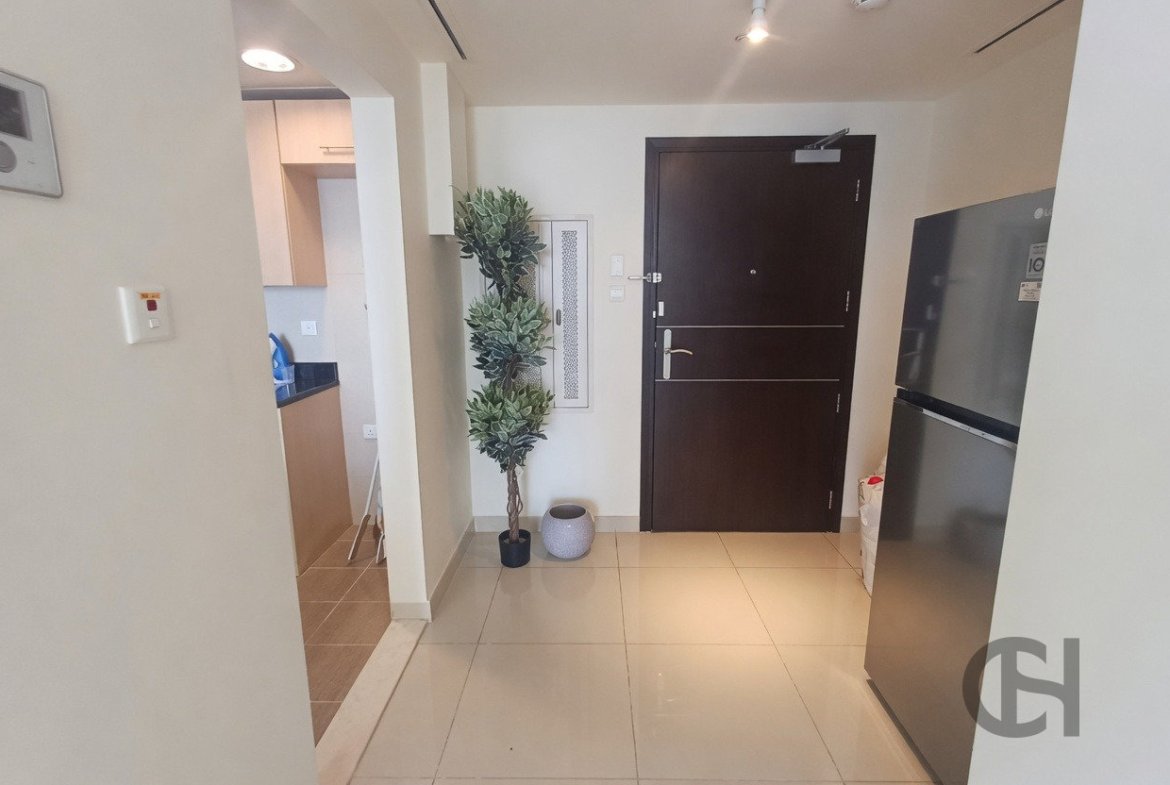 1BR Apartment for Rent in Sun Tower | Canal view