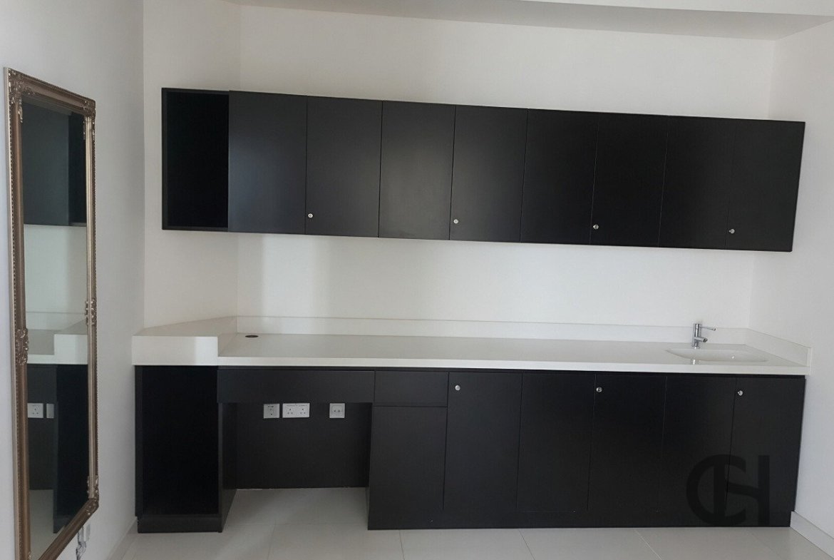 Office for sale in Addax port office tower - property photo 11