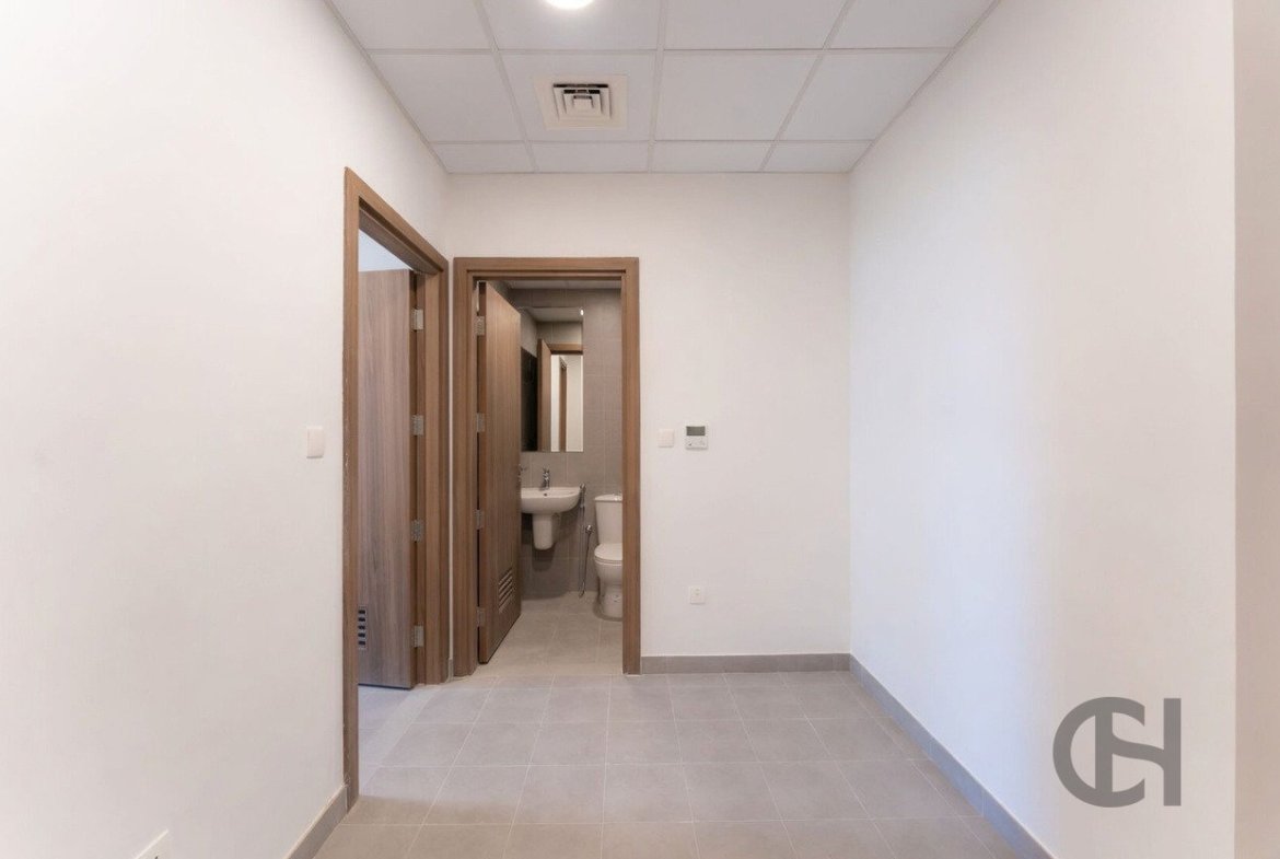3BR Townhouse for rent in The Dahlias, Yas Island, Abu Dhabi with Community View, Balcony, Maid Room. View photos, amenities and availability.