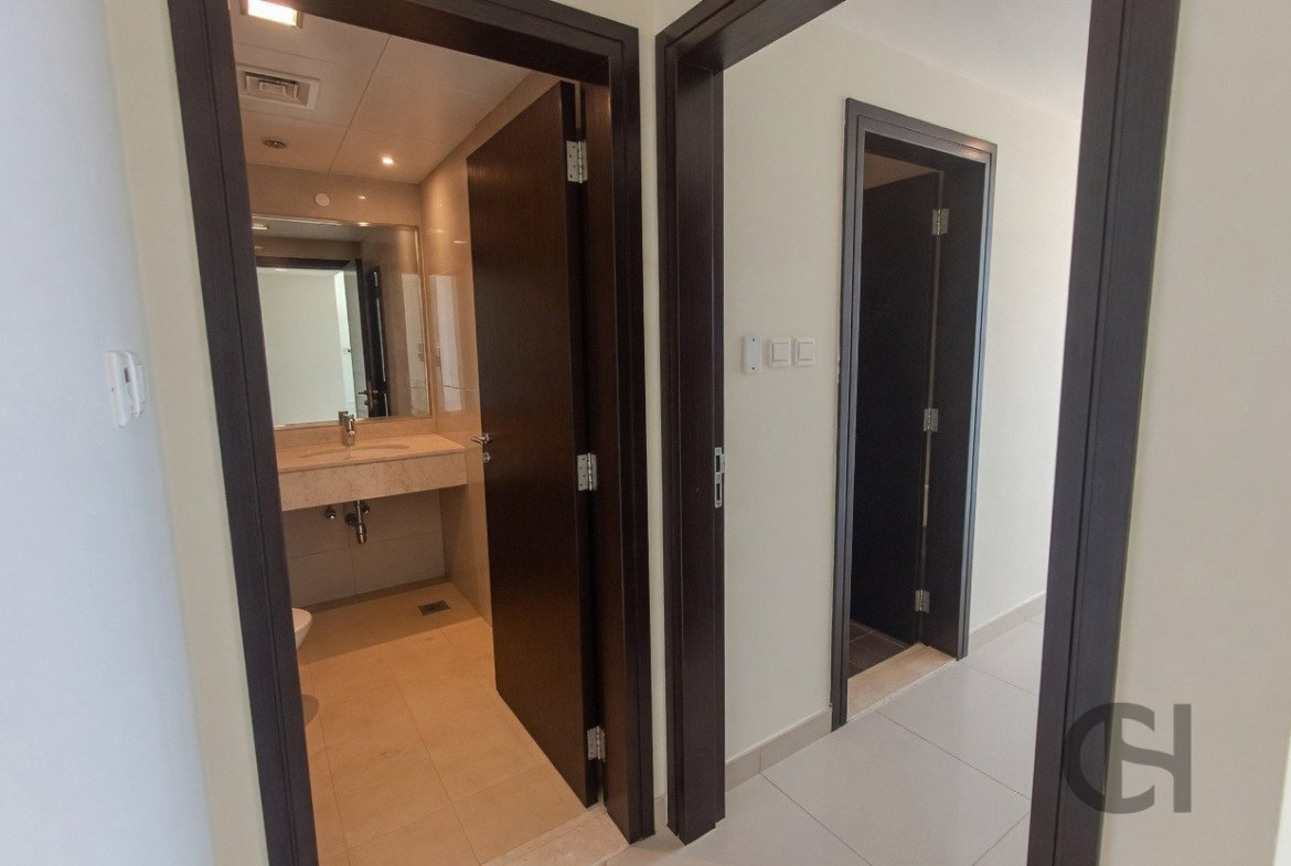 1BR Apartment for Rent in Sun Tower | Canal view