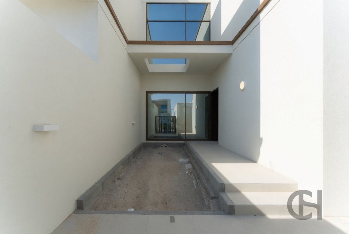 3BR Townhouse for rent in Nad Al Dhabi, Al Jubail Island, Abu Dhabi with Single Row, Community View, Corner Unit. View photos, amenities and availability.