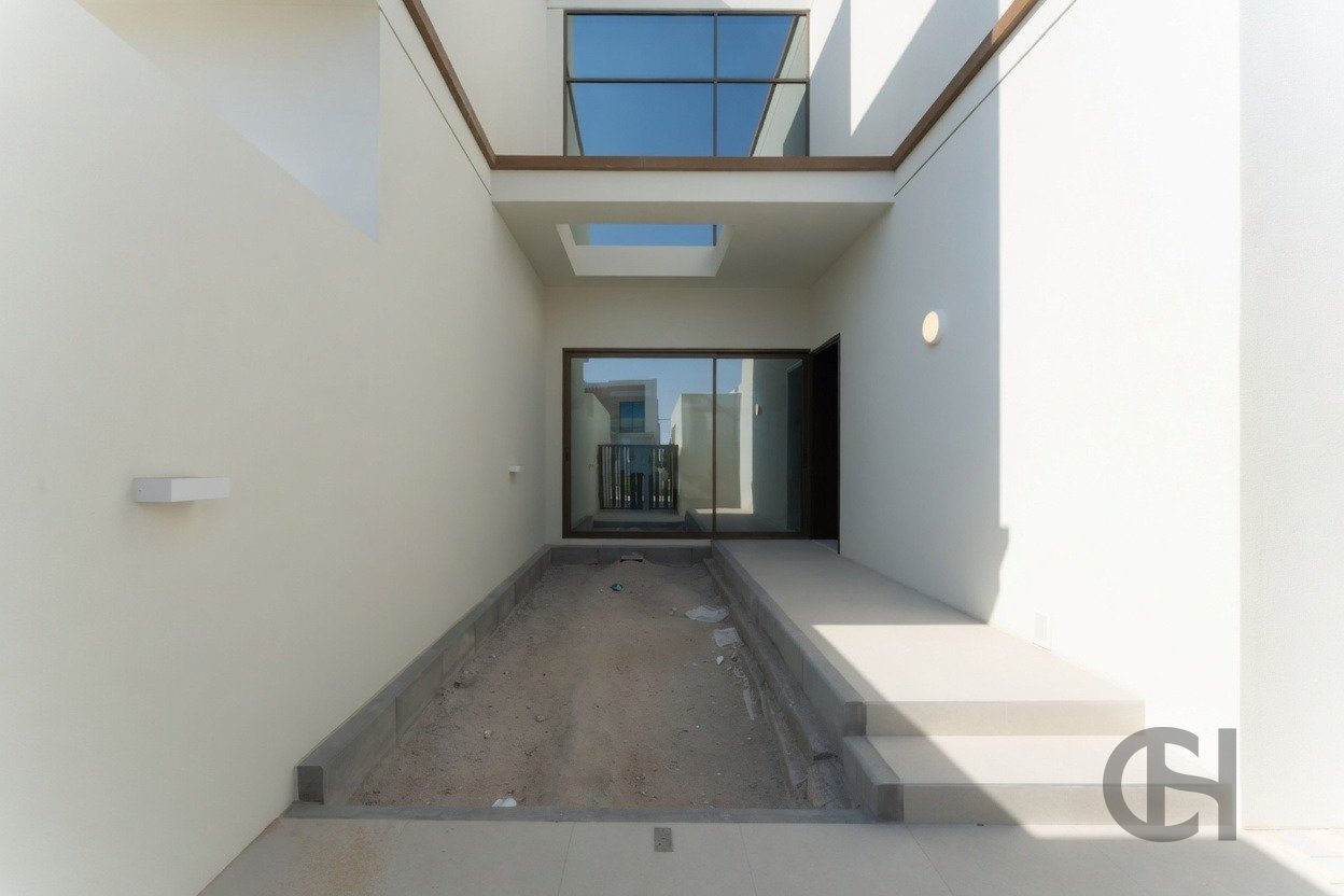 3BR Townhouse for rent in Nad Al Dhabi, Al Jubail Island, Abu Dhabi with Single Row, Community View, Corner Unit. View photos, amenities and availability.