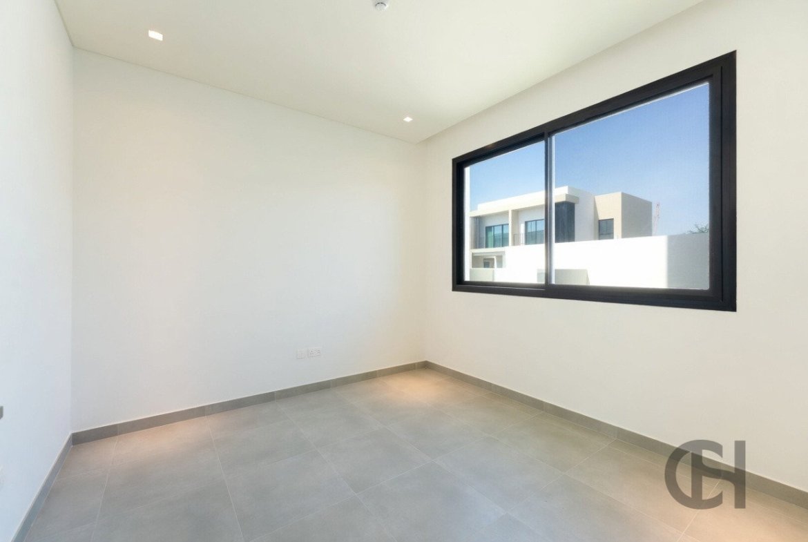 3BR Townhouse for rent in The Dahlias, Yas Island, Abu Dhabi with Community View, Balcony, Maid Room. View photos, amenities and availability.